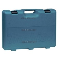 Пластиковый чемодан